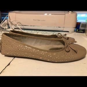 Size 8 mootsie tootsie nude flat gently used